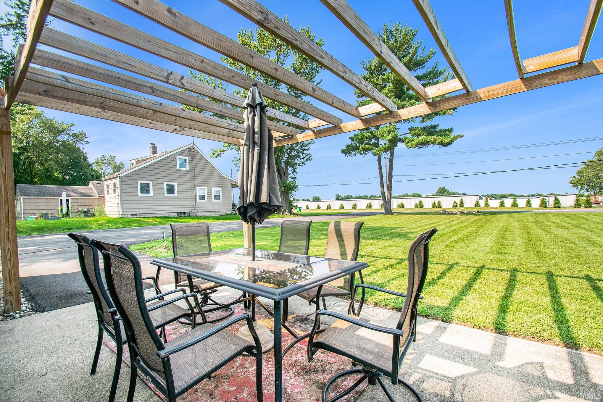 56960 Cedar Road Osceola, IN 46561 - Photo 3 of 27 Gallery Image 3