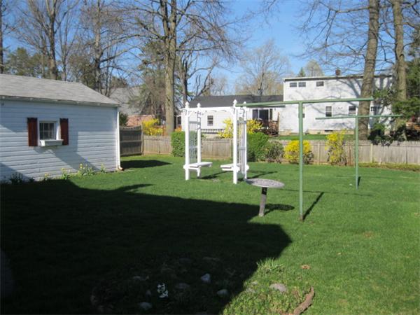 123 Wheeler Avenue Springfield, MA 01118 - Photo 2 of 13