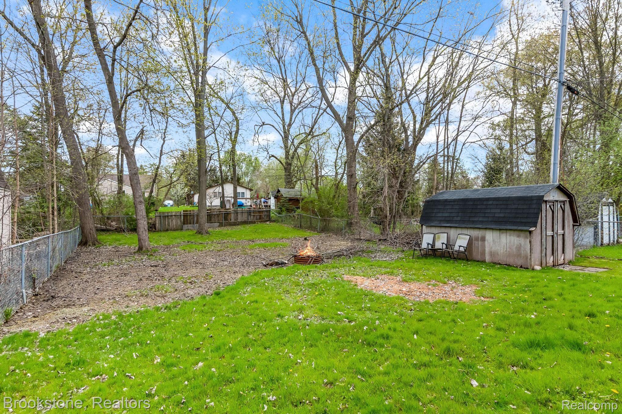 690 Miller Road Lake Orion, MI 48362 - Photo 22 of 25 IMG_7524.jpg