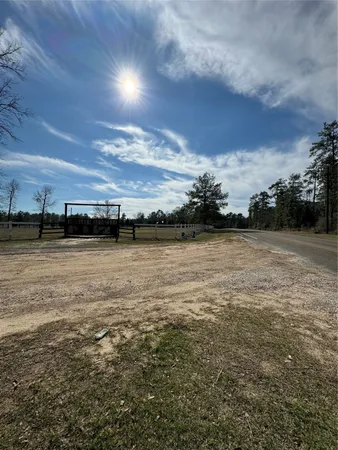 $275,000 | 3660 Farm To Market 1013, Hillister, TX 77624