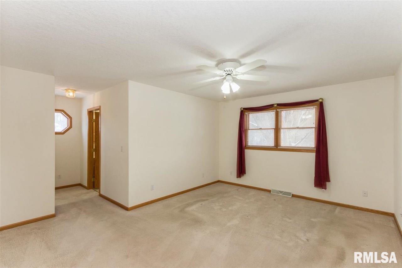 669 West Deer Creek Road Clinton, IA 52732 - Photo 12 of 24 Gallery Image 12