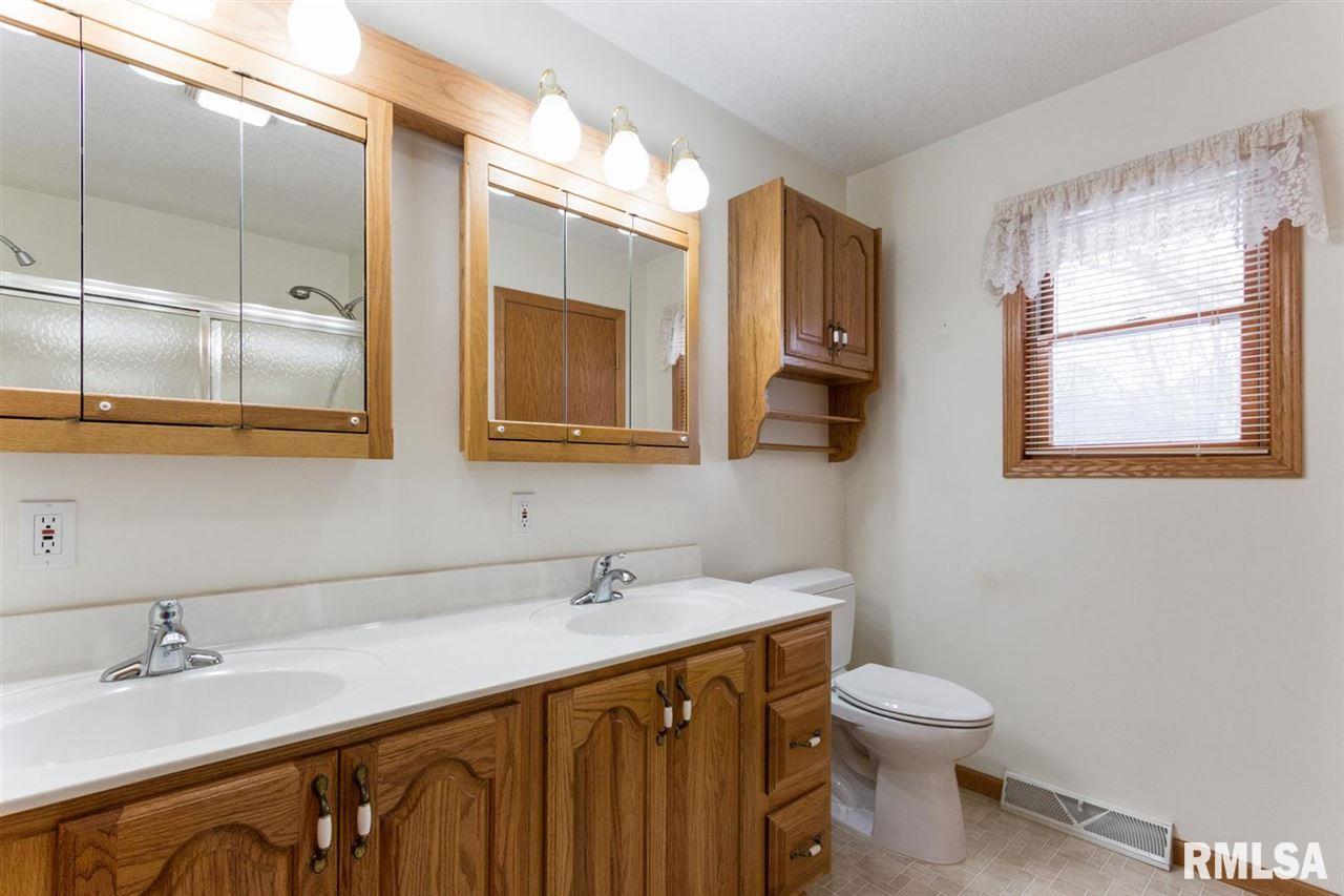 669 West Deer Creek Road Clinton, IA 52732 - Photo 14 of 24 Gallery Image 14