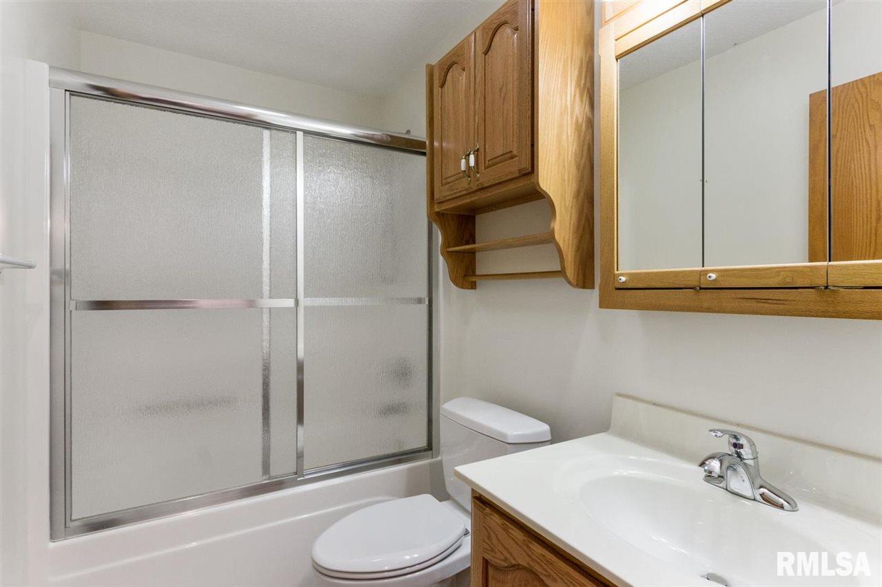 669 West Deer Creek Road Clinton, IA 52732 - Photo 18 of 24 Gallery Image 18