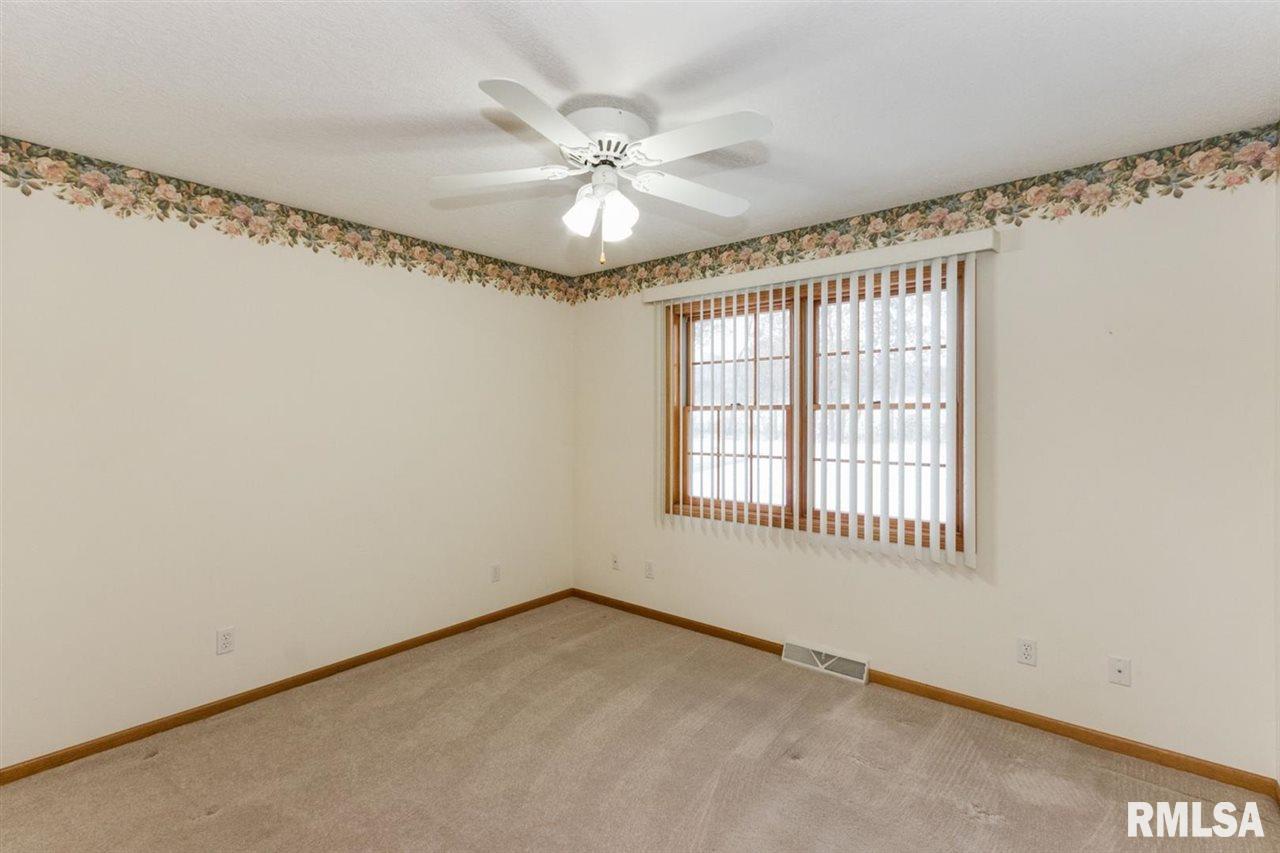669 West Deer Creek Road Clinton, IA 52732 - Photo 19 of 24 Gallery Image 19