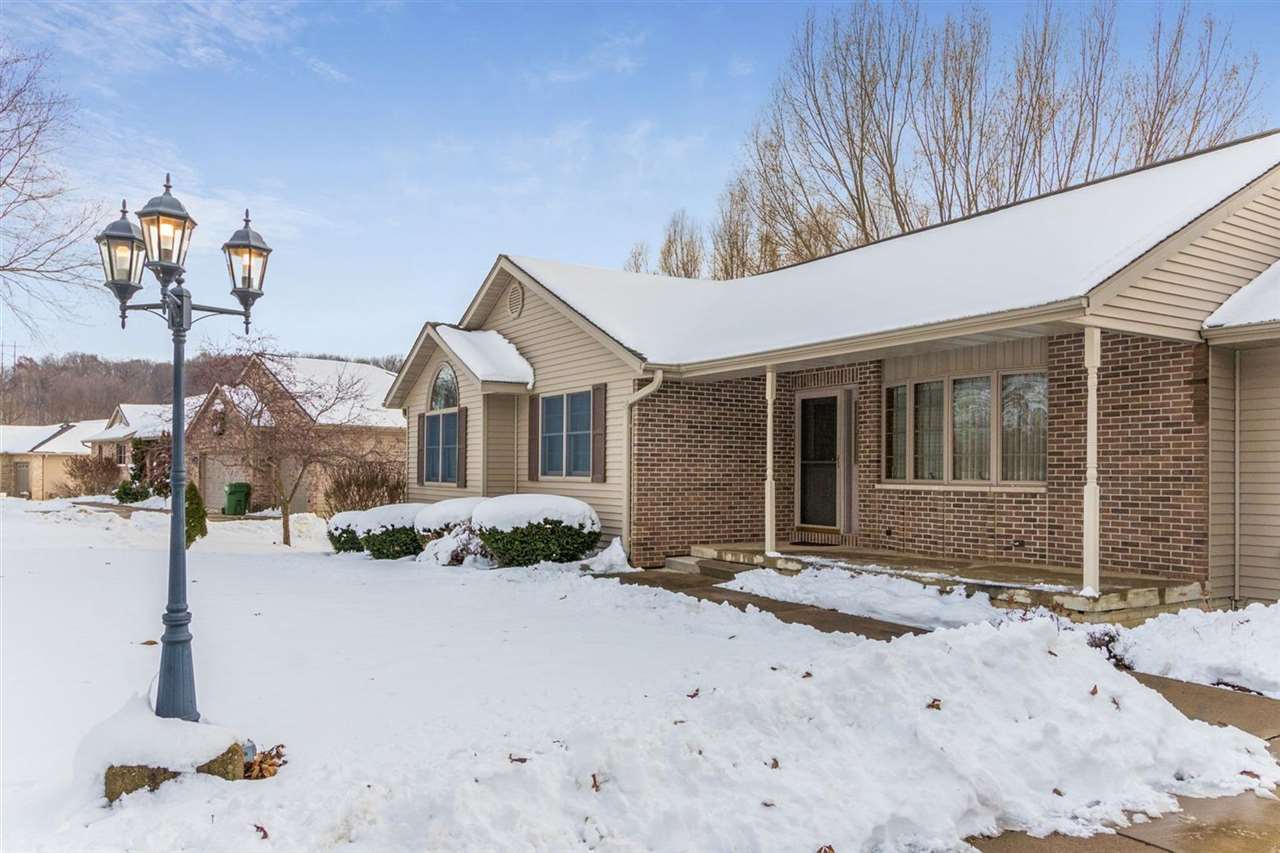 669 West Deer Creek Road Clinton, IA 52732 - Photo 2 of 24 Gallery Image 2
