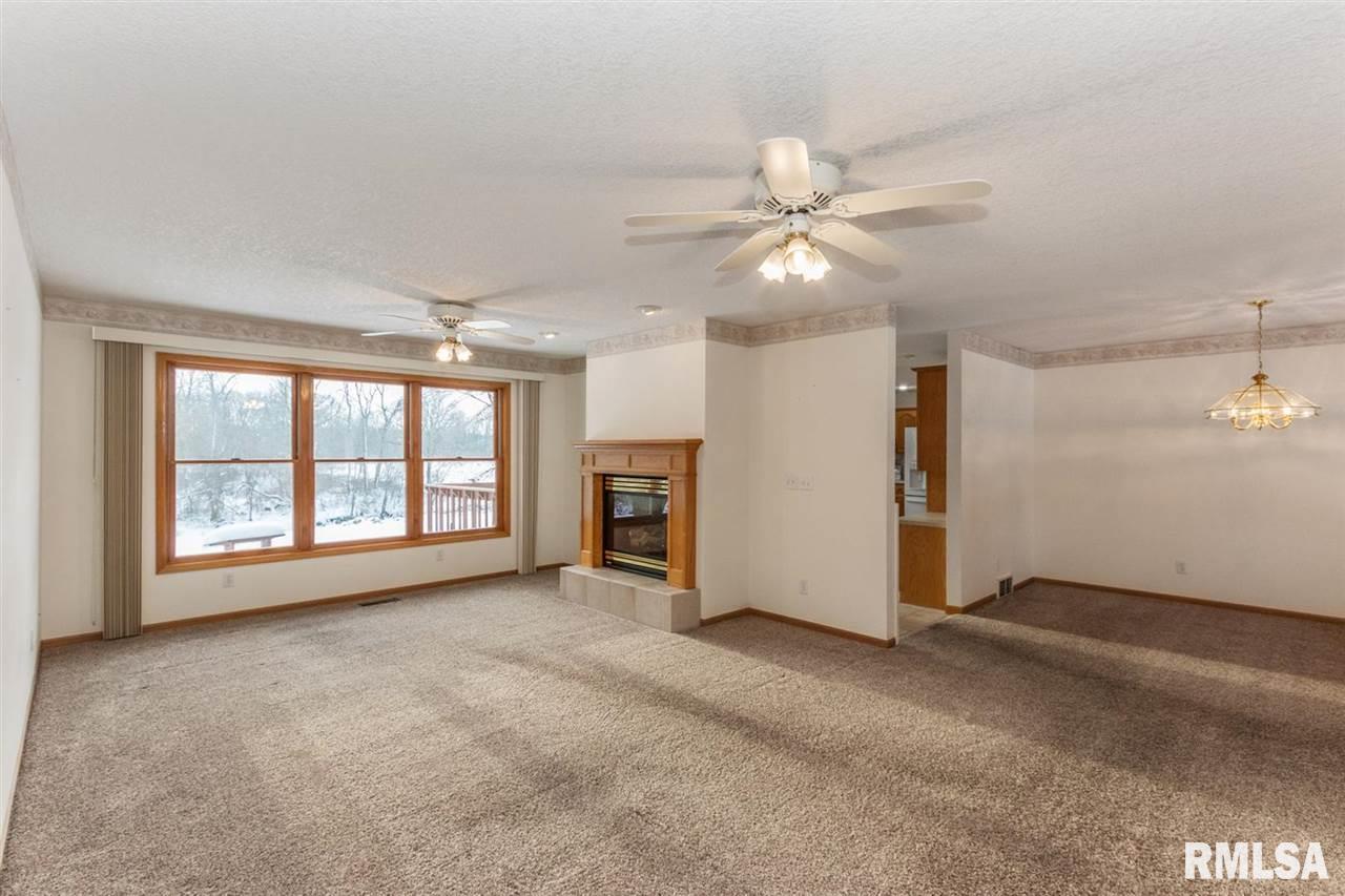 669 West Deer Creek Road Clinton, IA 52732 - Photo 6 of 24 Gallery Image 6