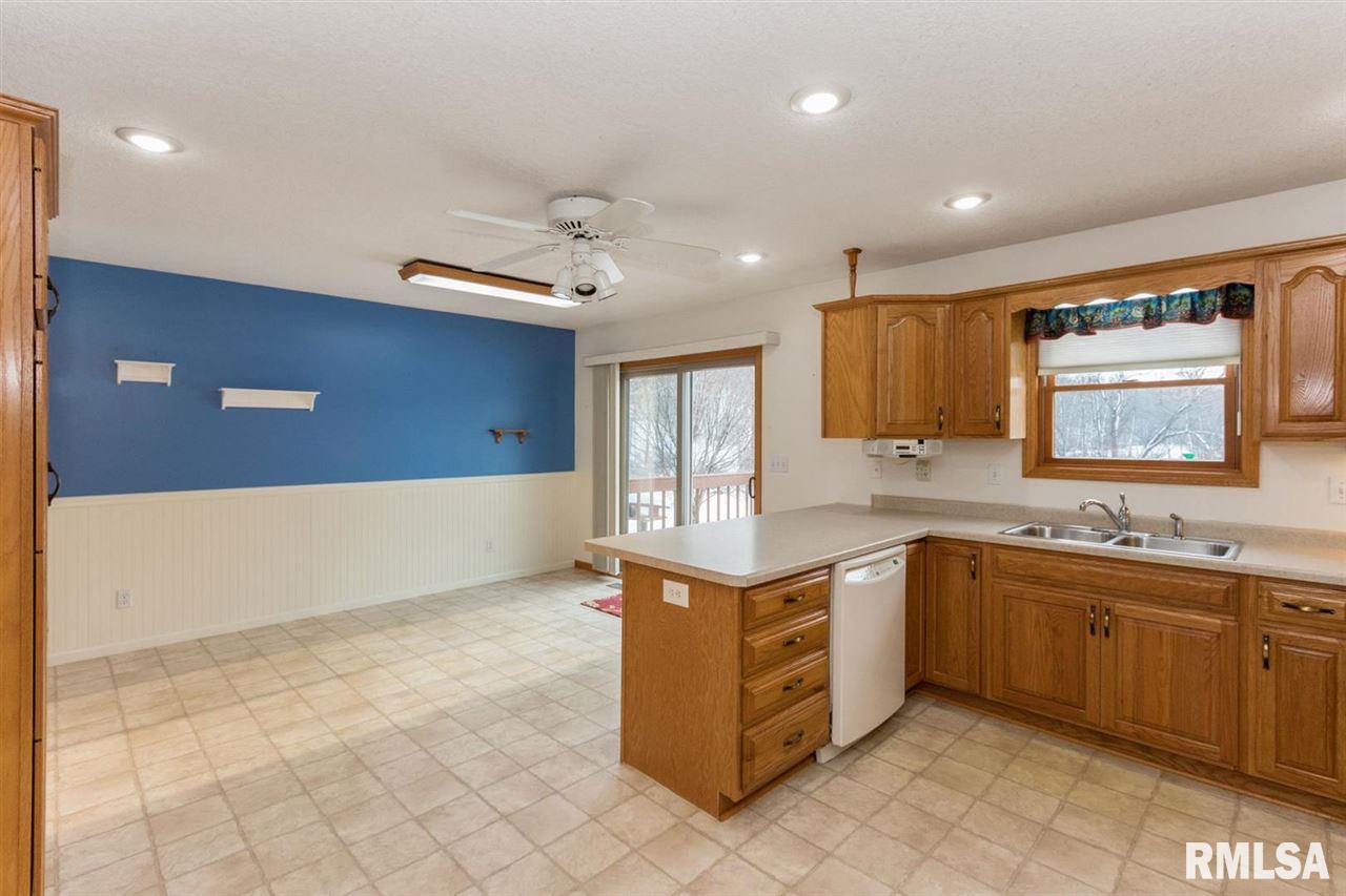 669 West Deer Creek Road Clinton, IA 52732 - Photo 10 of 24 Gallery Image 10