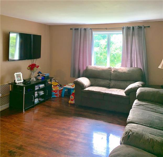 305 Pine Hollow Road Trafford, PA 15085 - Photo 3 of 17 Gallery Image 3