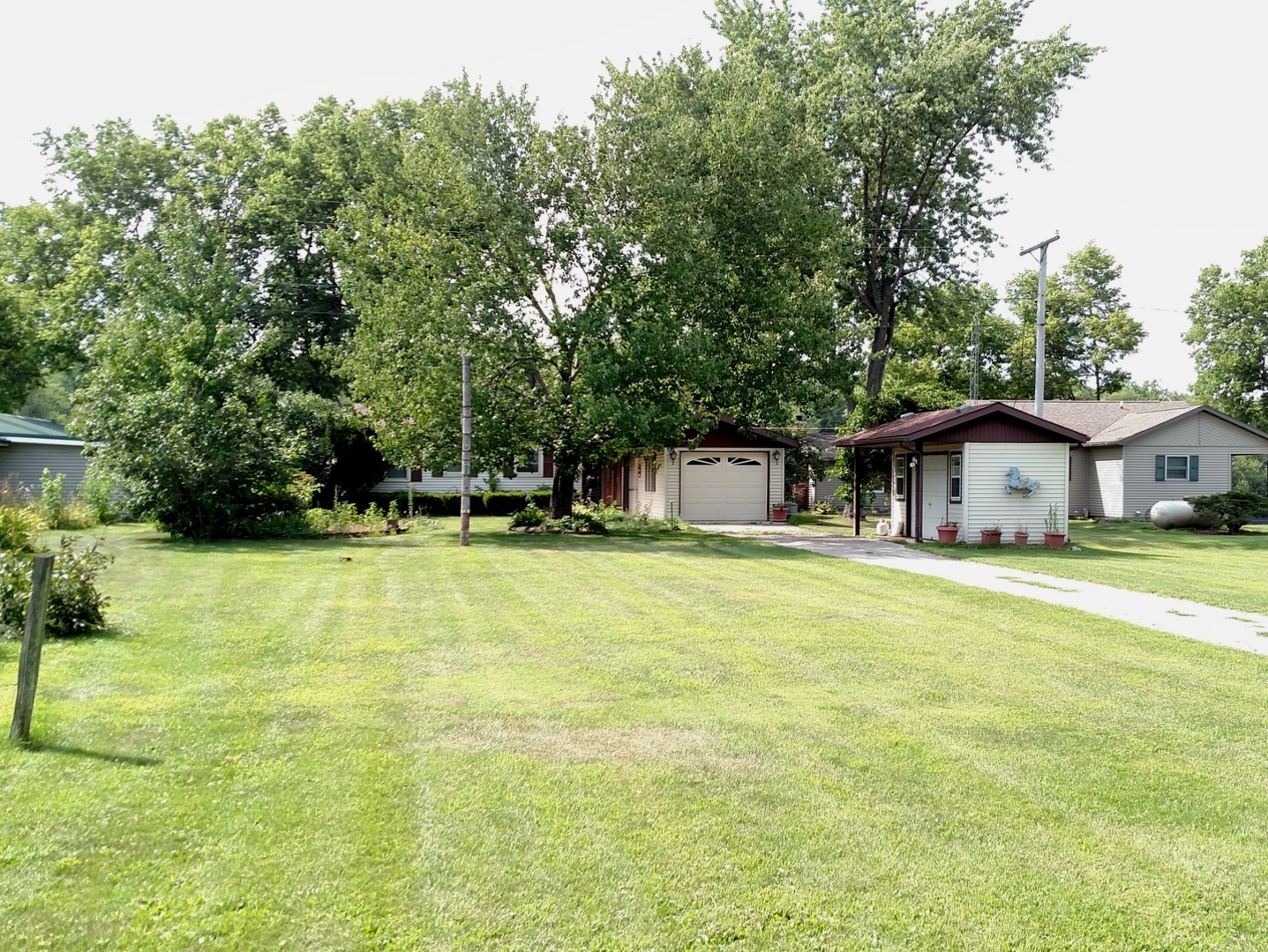 7077 South Rock Nation Road Dixon, IL 61021 - Photo 43 of 47