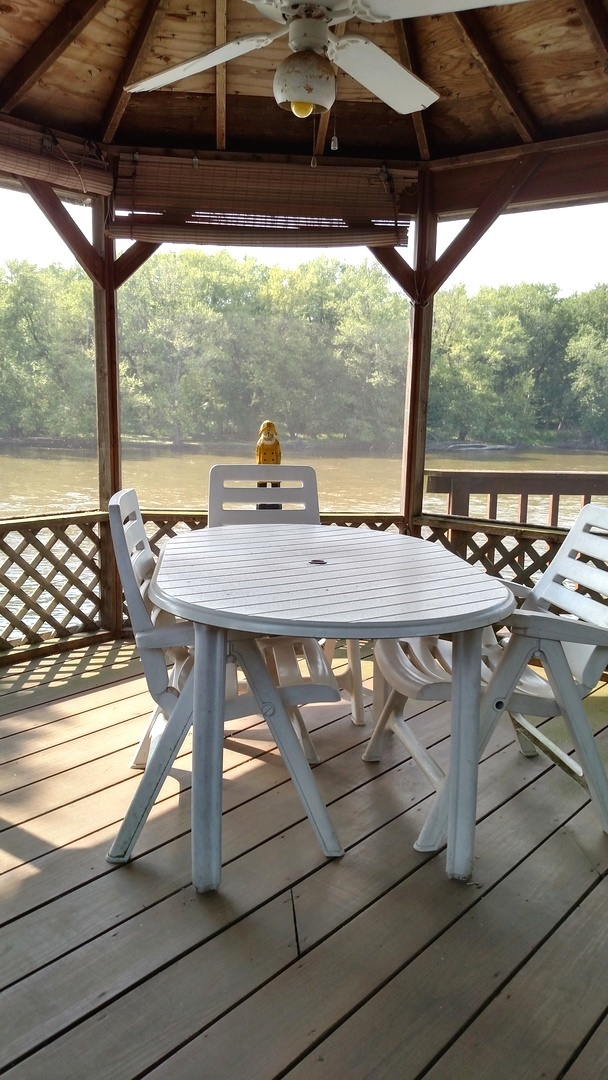 7077 South Rock Nation Road Dixon, IL 61021 - Photo 10 of 47