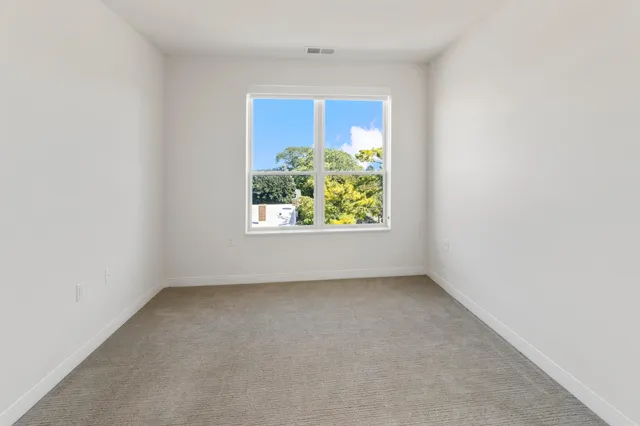 $1,694 | 5945 6th Avenue, Unit 413, Kenosha, WI 53140