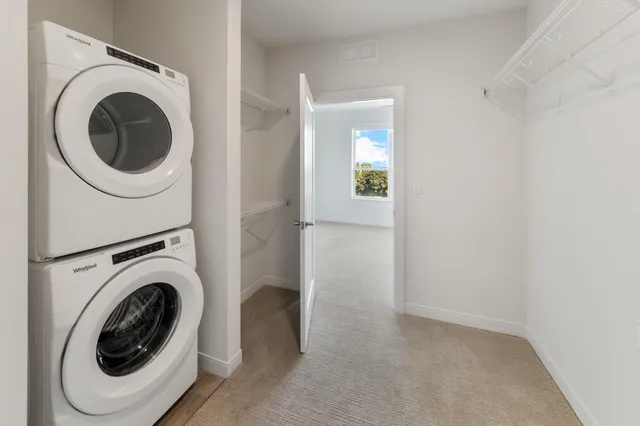 $1,694 | 5945 6th Avenue, Unit 413, Kenosha, WI 53140