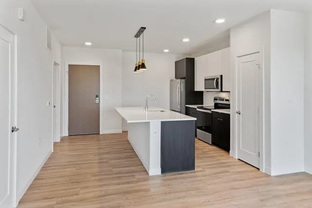 $1,694 | 5945 6th Avenue, Unit 413, Kenosha, WI 53140