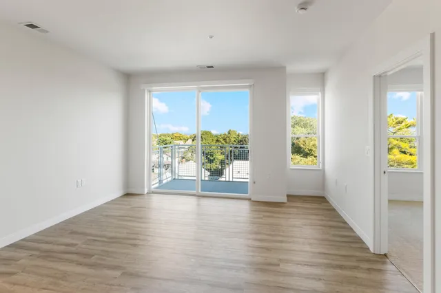 $1,694 | 5945 6th Avenue, Unit 413, Kenosha, WI 53140