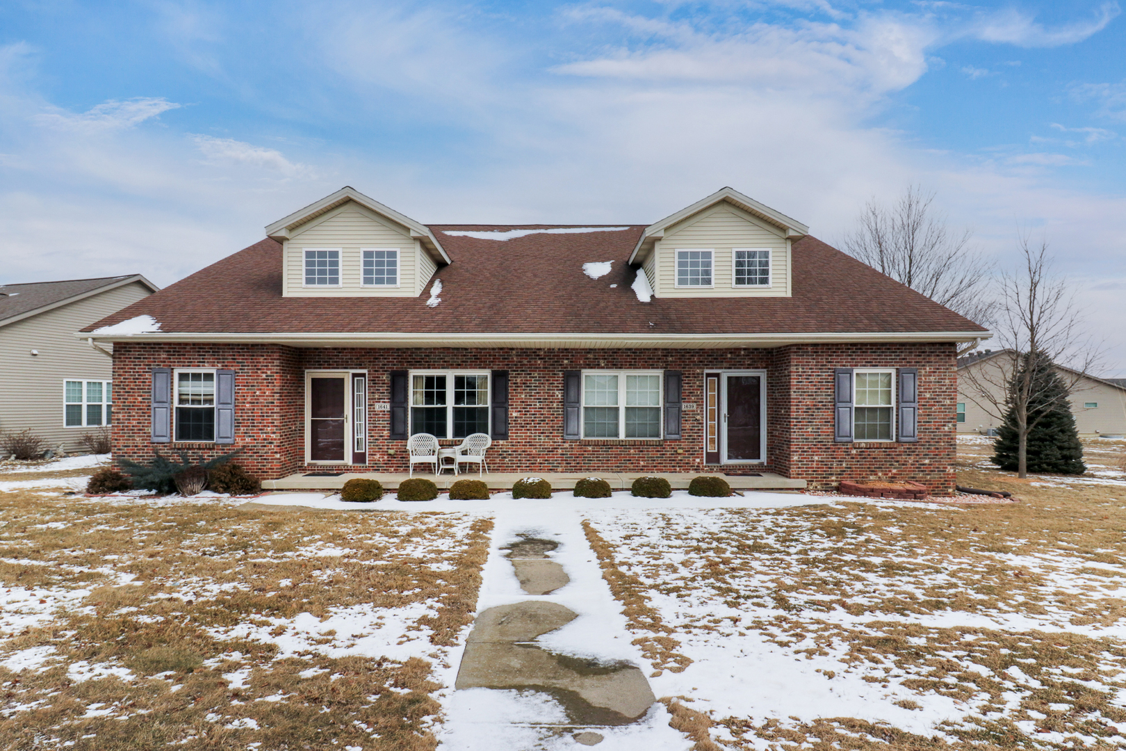 1641 Belclare Road Normal, IL 61761 - Photo 2 of 34