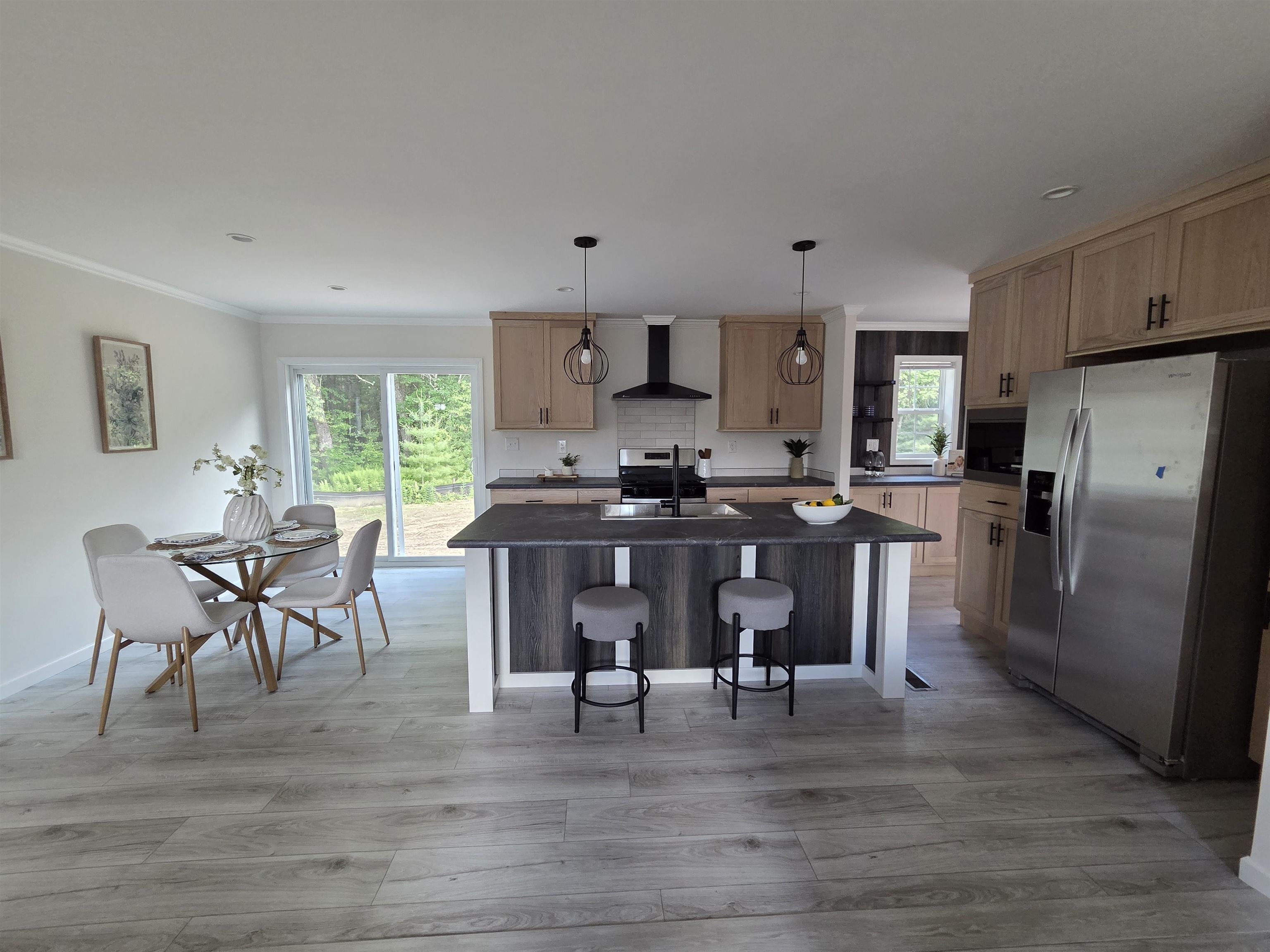 4 Quartz Way Litchfield, NH 03052 - Photo 2 of 23