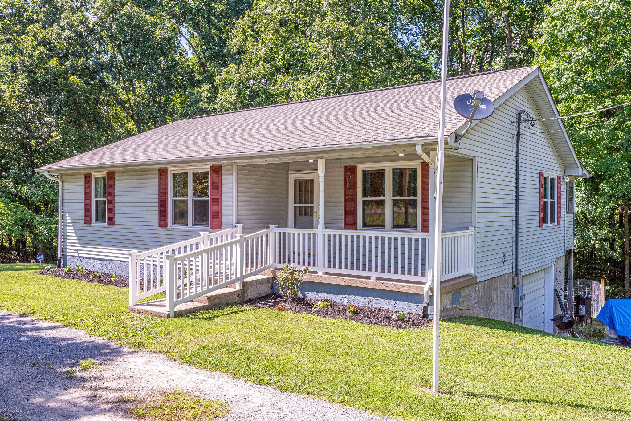 1699 Union Road Dickson, TN 37055 - Photo 2 of 25 Gallery Image 2