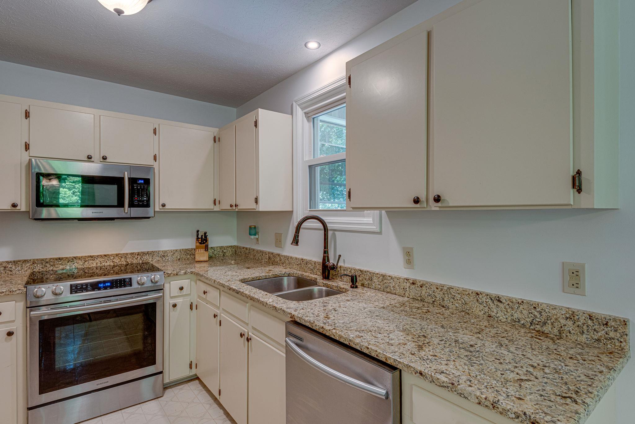 1699 Union Road Dickson, TN 37055 - Photo 11 of 25 Gallery Image 11