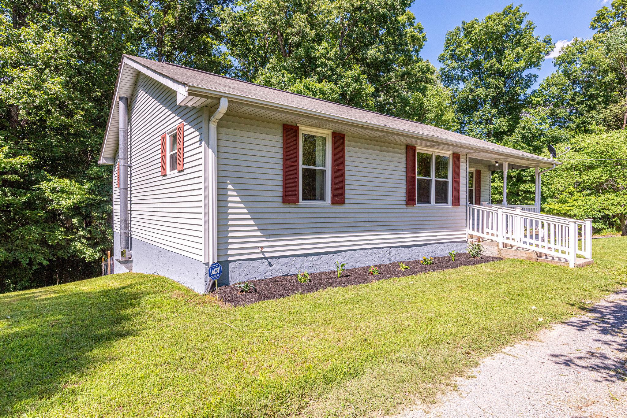 1699 Union Road Dickson, TN 37055 - Photo 3 of 25 Gallery Image 3