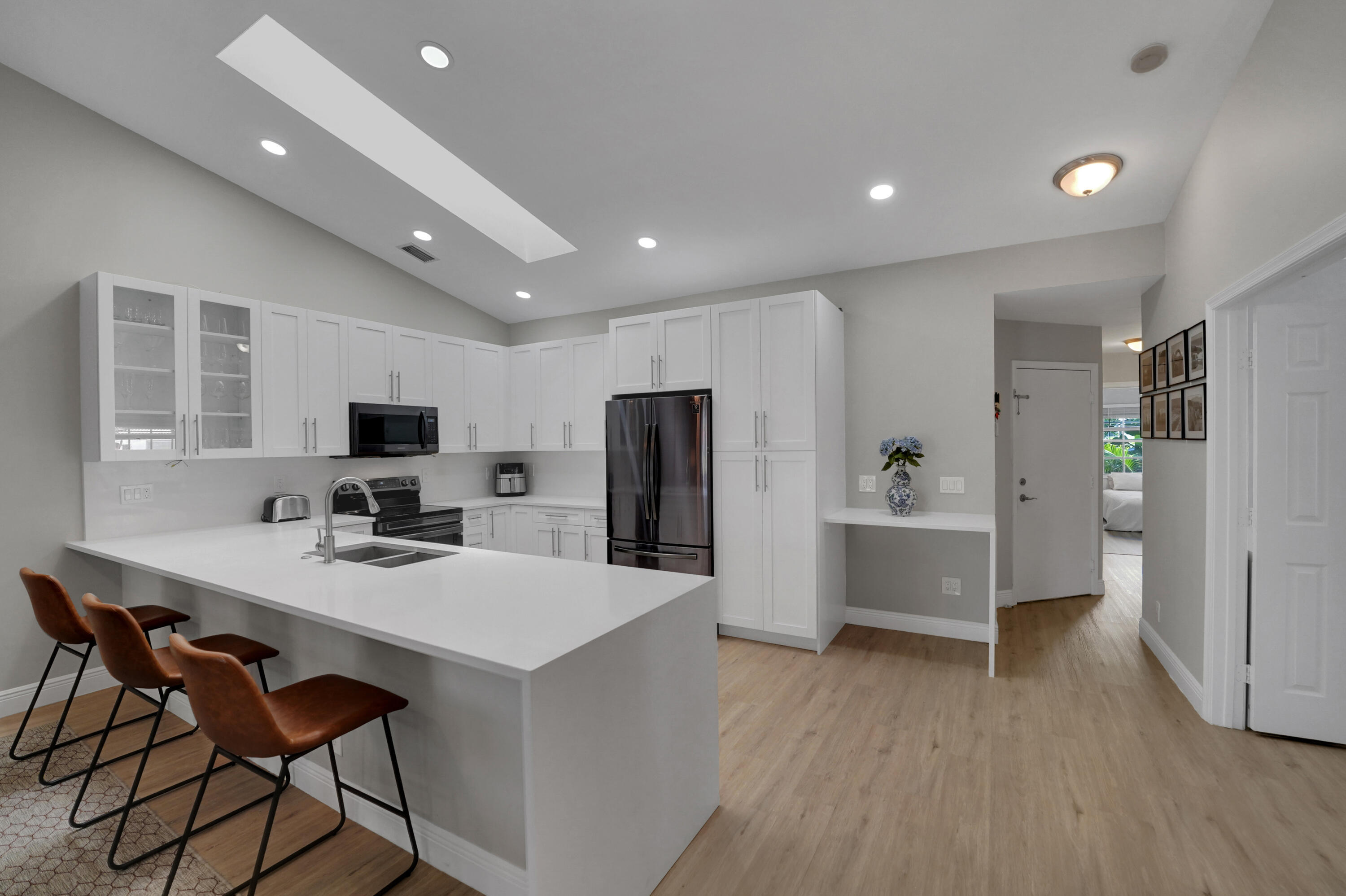 18475 Vía Di Sorrento Boca Raton, FL 33496 - Photo 23 of 62 KITCHEN