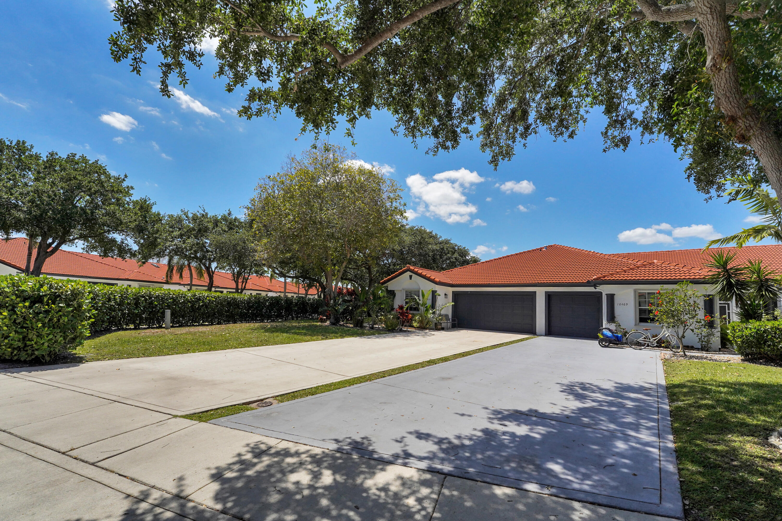 18475 Vía Di Sorrento Boca Raton, FL 33496 - Photo 3 of 62 EXTERIOR
