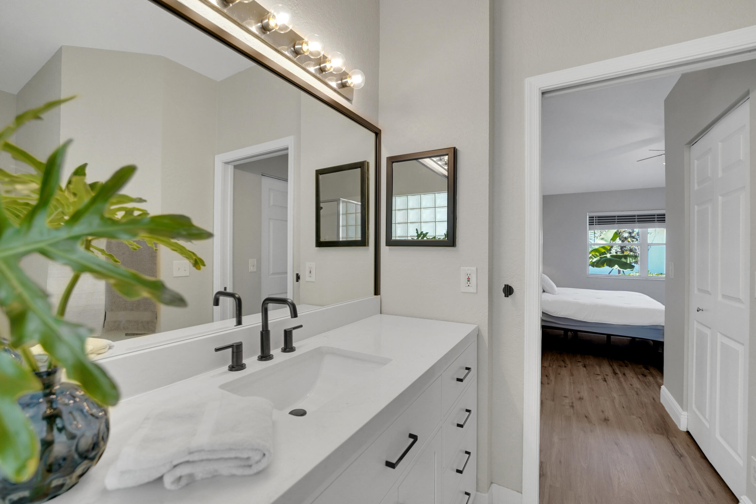 18475 Vía Di Sorrento Boca Raton, FL 33496 - Photo 37 of 62 MASTER BATH