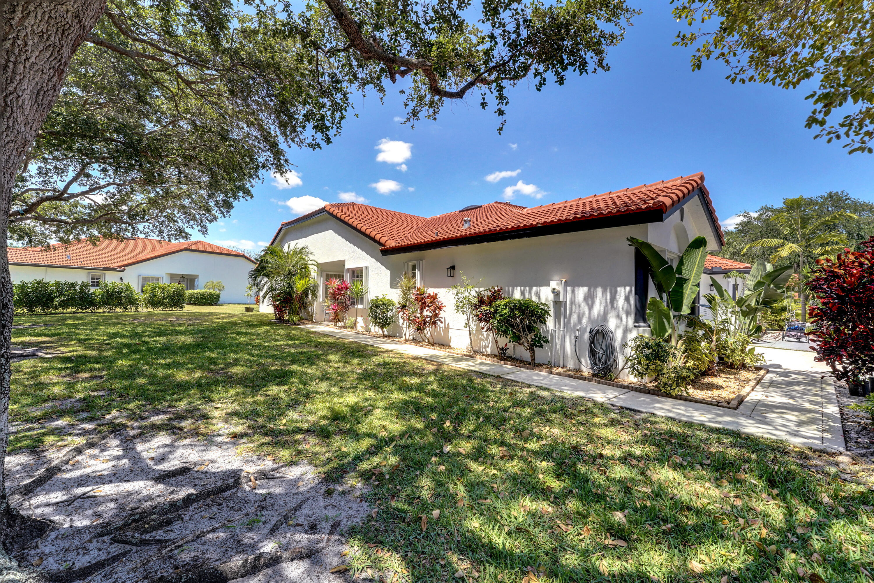 18475 Vía Di Sorrento Boca Raton, FL 33496 - Photo 8 of 62 YARD