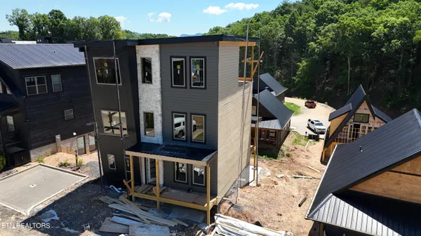 $1,450,000 | 535 Warbonnet Way, Pigeon Forge, TN 37863