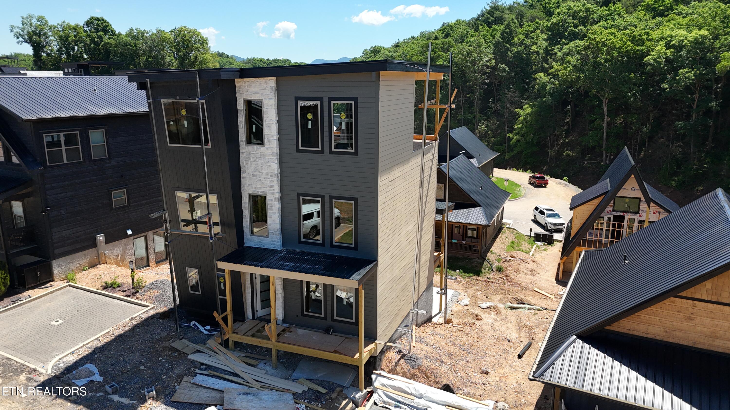 535 Warbonnet Way Pigeon Forge, TN 37863 - Photo 1 of 2 front view