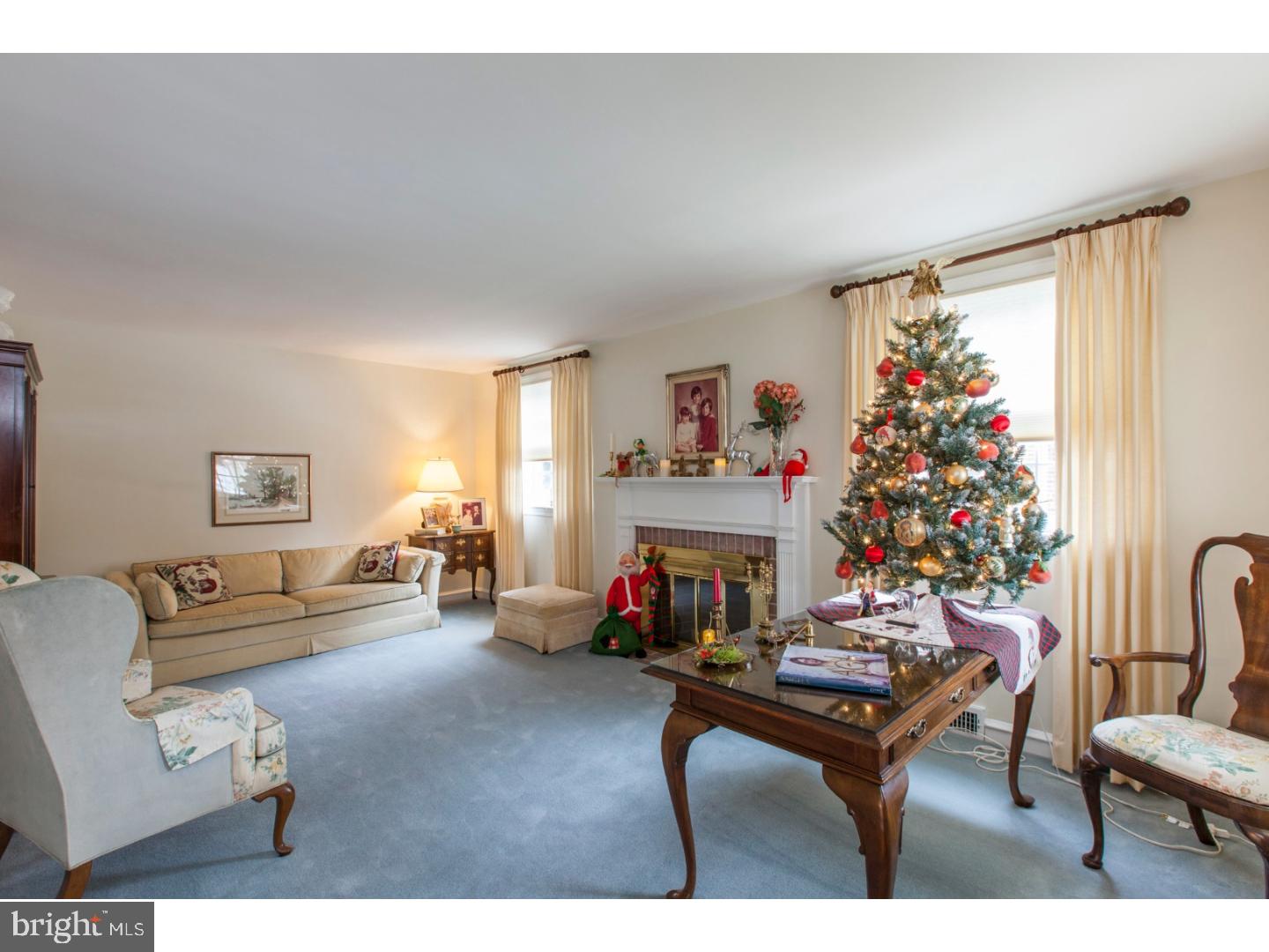 1611 Ridgeway Road Havertown, PA 19083 - Photo 4 of 22 Living Room