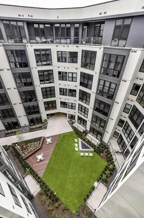 $2,699 | 800 Embassy Drive, Unit 328, Austin, TX 78702