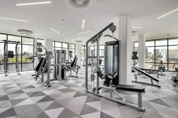 $2,699 | 800 Embassy Drive, Unit 328, Austin, TX 78702