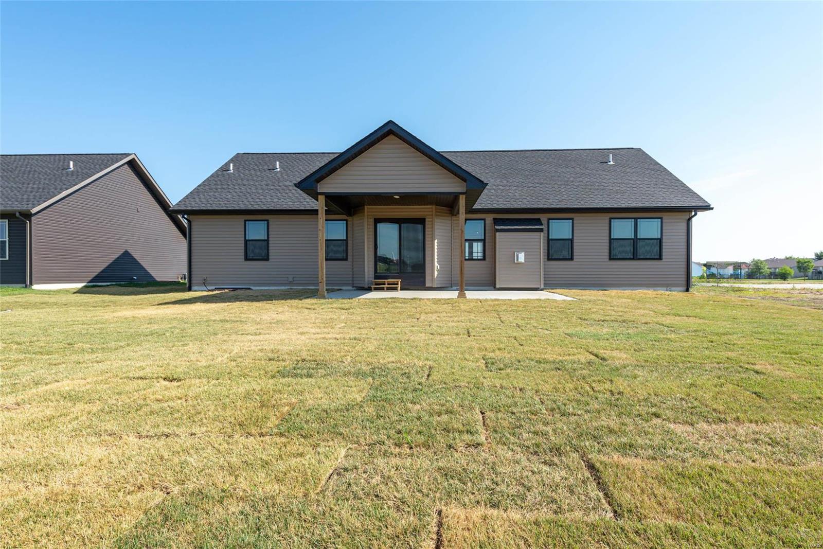 417 Rumsfeld Troy, IL 62294 - Photo 3 of 46 Gallery Image 3