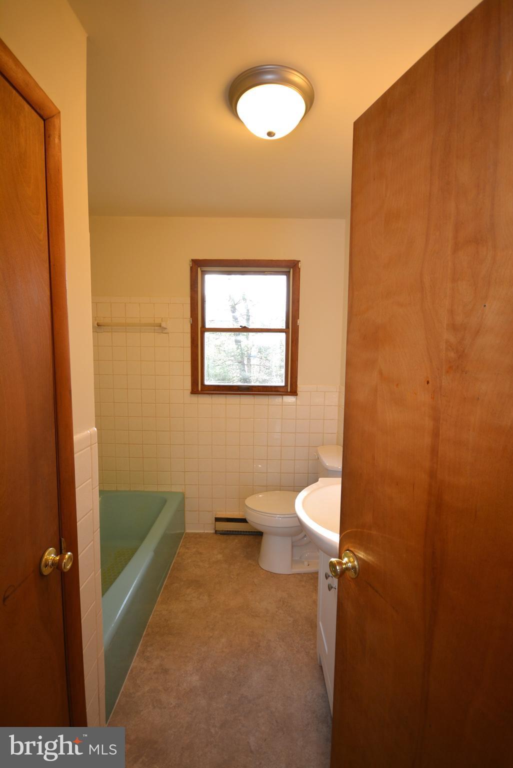 373 Laing Road Front Royal, VA 22630 - Photo 18 of 30 Bath