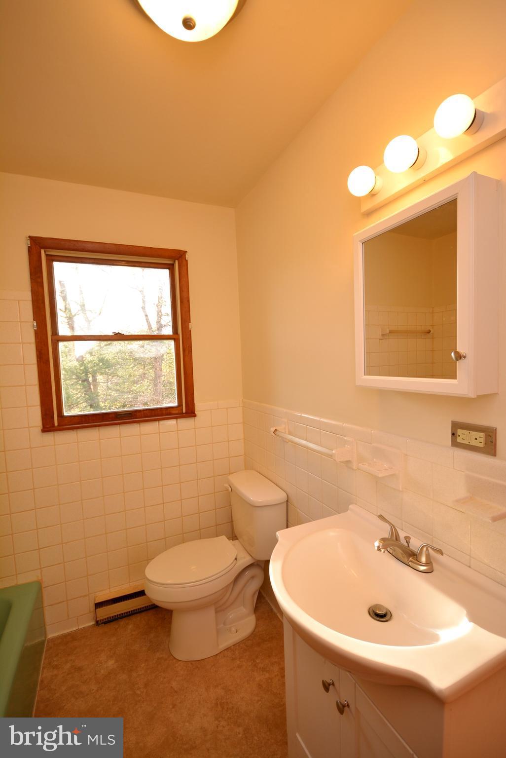 373 Laing Road Front Royal, VA 22630 - Photo 19 of 30 Bath