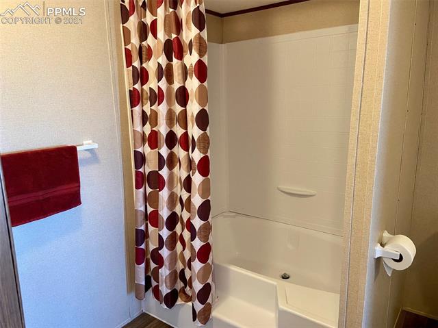 1270 Sengbeil Road Yoder, CO 80864 - Photo 4 of 10 Garden tub with shower in master bathroom.