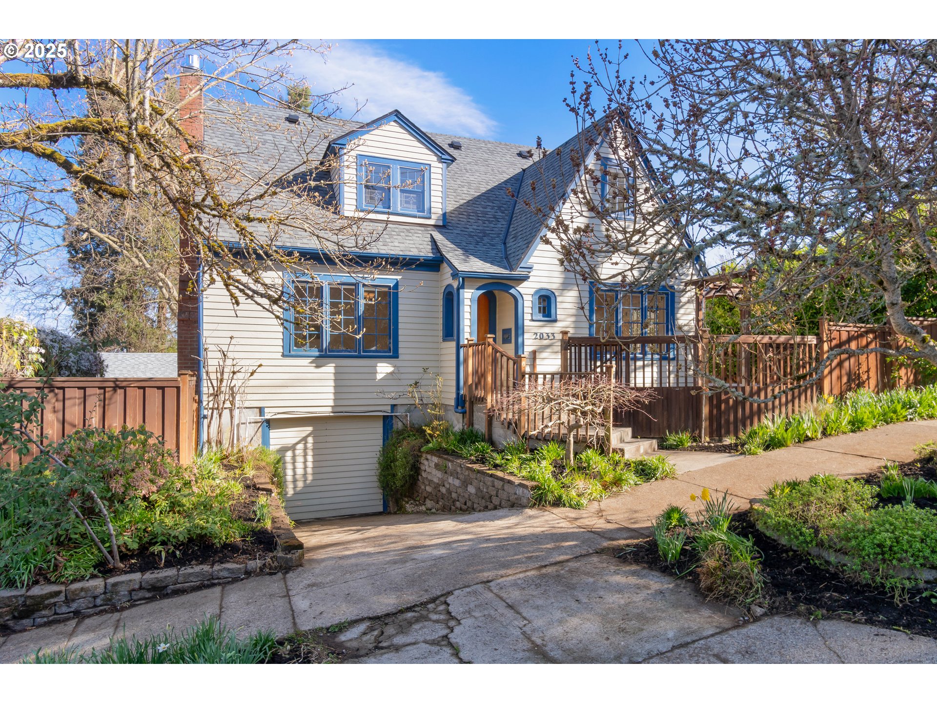 2033 East 19th Avenue Eugene, OR 97403 - Photo 2 of 45 a front view of a house with a porch