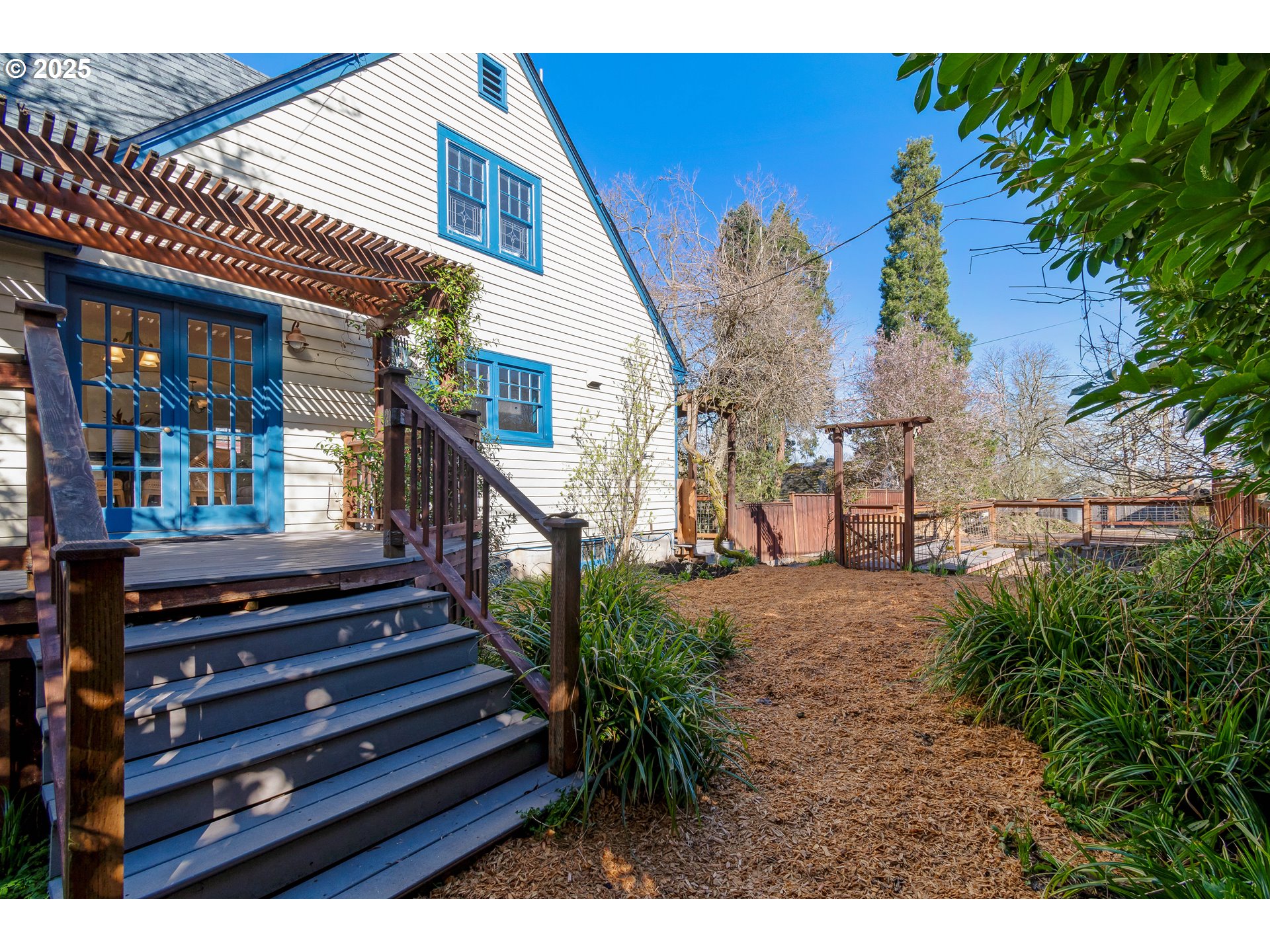 2033 East 19th Avenue Eugene, OR 97403 - Photo 37 of 45 a view of outdoor space and deck
