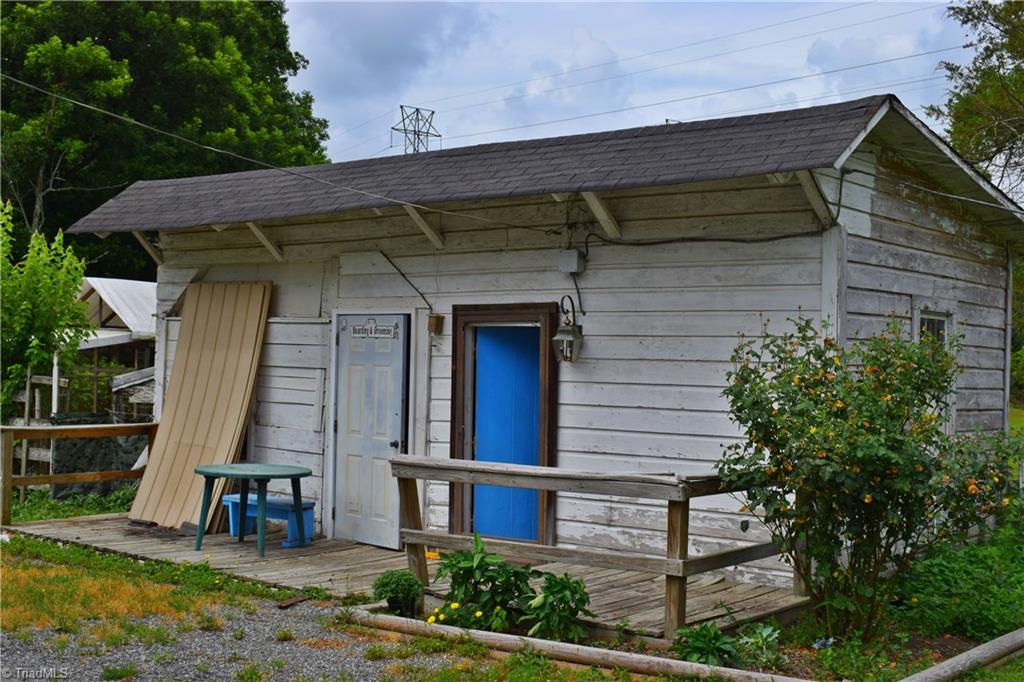 312 Spur Road Greensboro, NC 27406 - Photo 11 of 30 Gallery Image 11