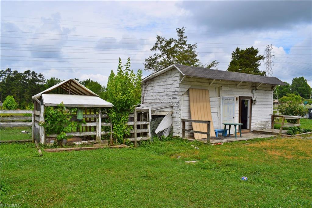 312 Spur Road Greensboro, NC 27406 - Photo 12 of 30 Gallery Image 12