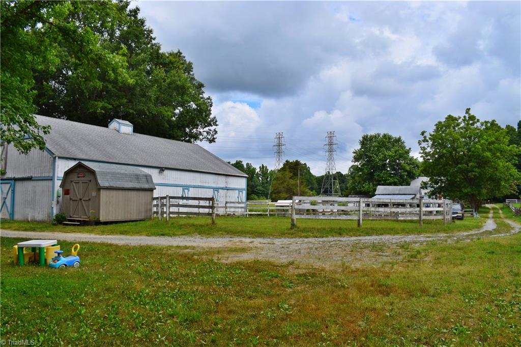 312 Spur Road Greensboro, NC 27406 - Photo 19 of 30 Gallery Image 19