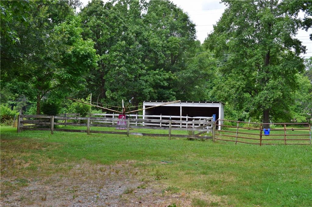 312 Spur Road Greensboro, NC 27406 - Photo 21 of 30 Gallery Image 21
