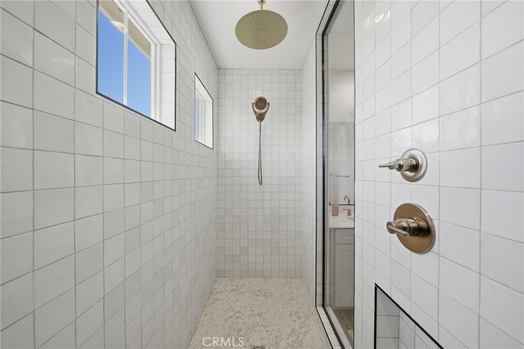 39451 Verbena Way Temecula, CA 92591 - Photo 31 of 55 Master Shower