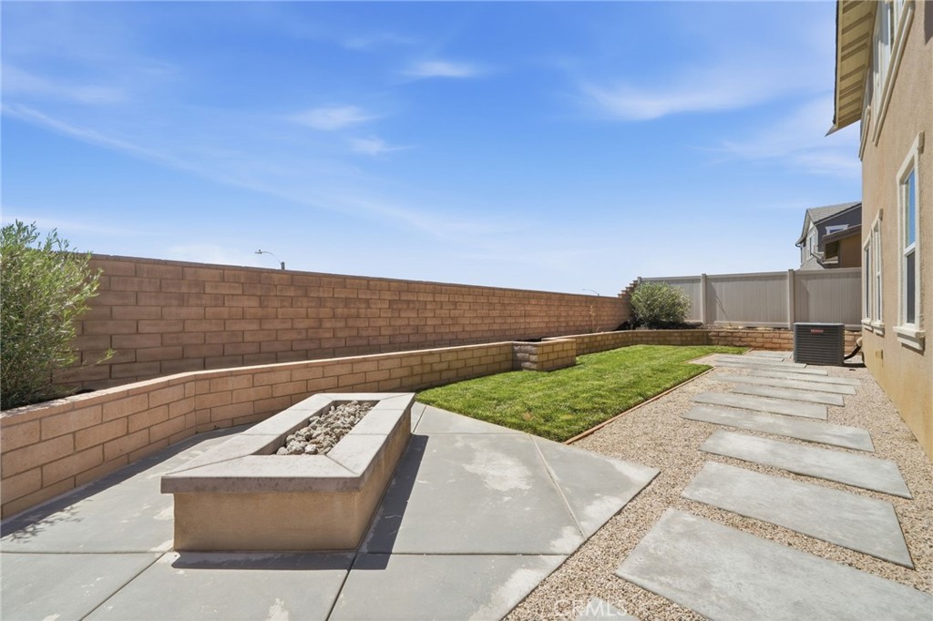 39451 Verbena Way Temecula, CA 92591 - Photo 40 of 55 Firepit