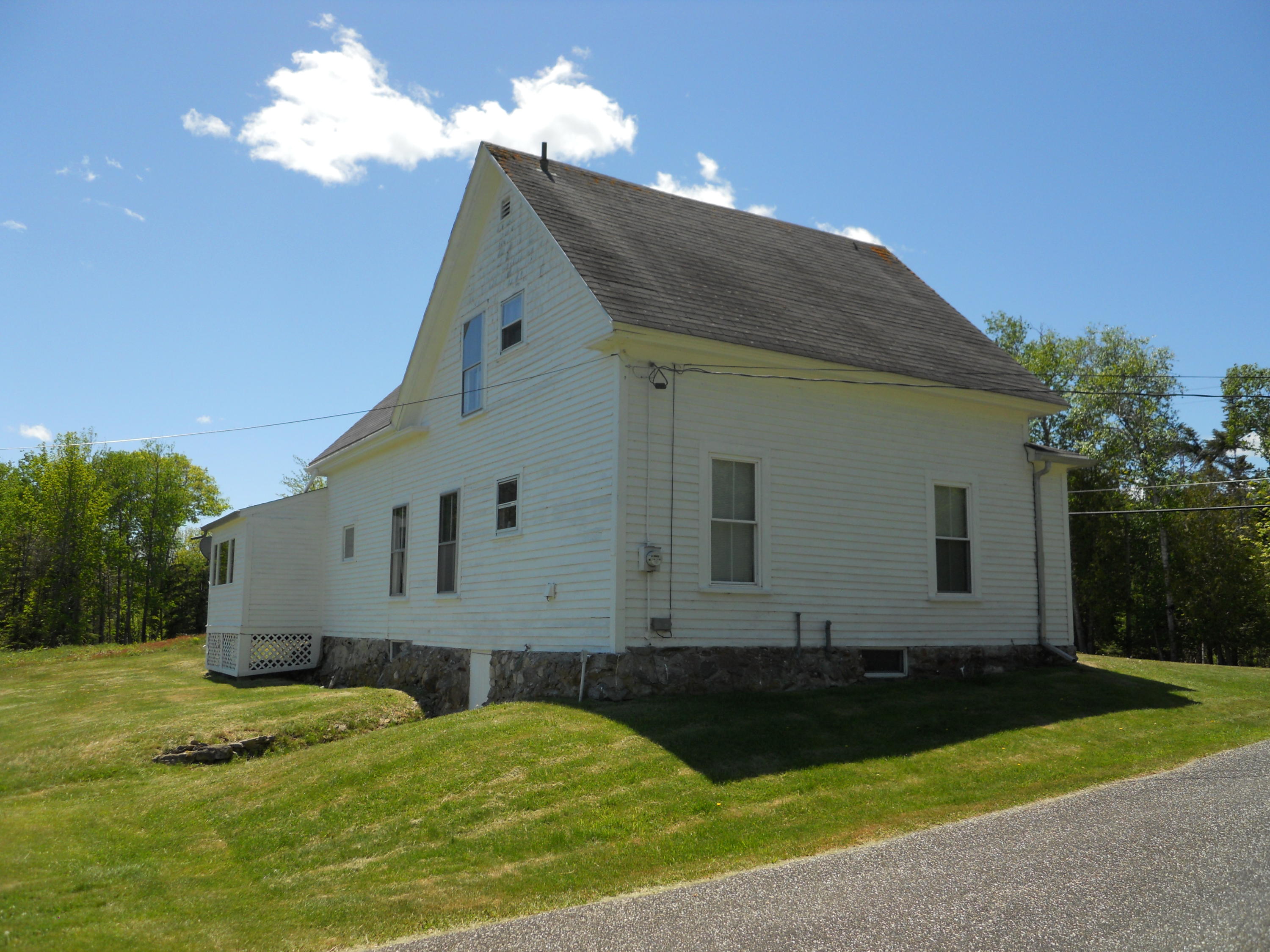 689 Main Road Islesboro, ME 04848 - Photo 5 of 36 RearExtDSCN0314