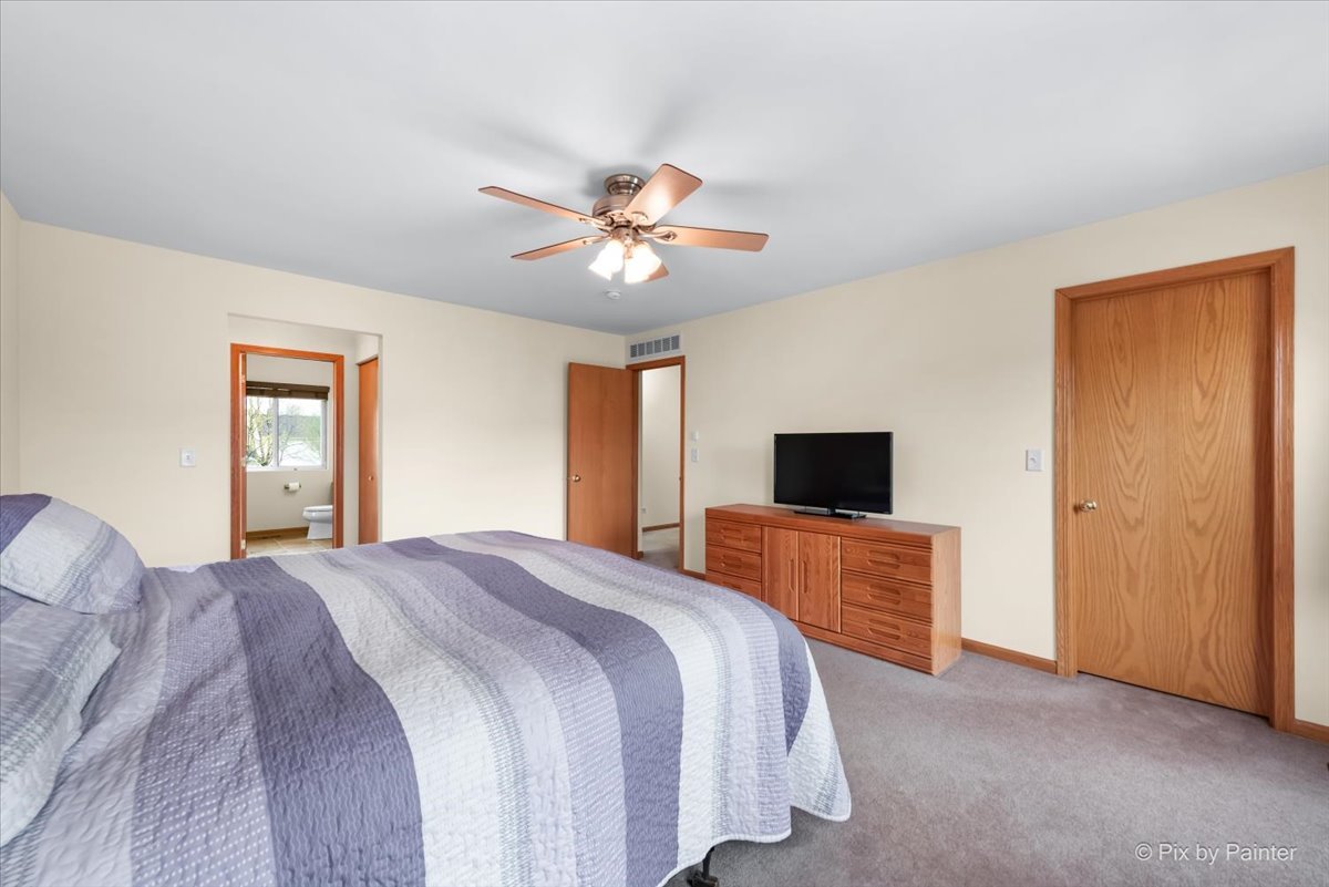 987 Valley Stream Drive Pingree Grove, IL 60140 - Photo 15 of 35