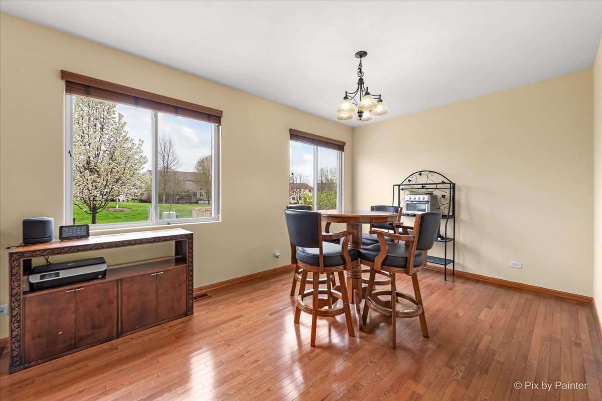 987 Valley Stream Drive Pingree Grove, IL 60140 - Photo 8 of 35