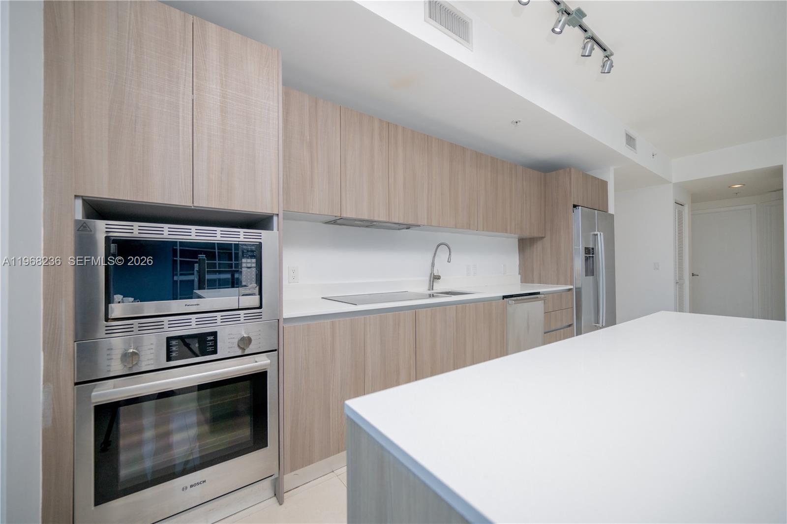 201 Southwest 17th Road, Unit 701 Miami, FL 33129 - Photo 3 of 31