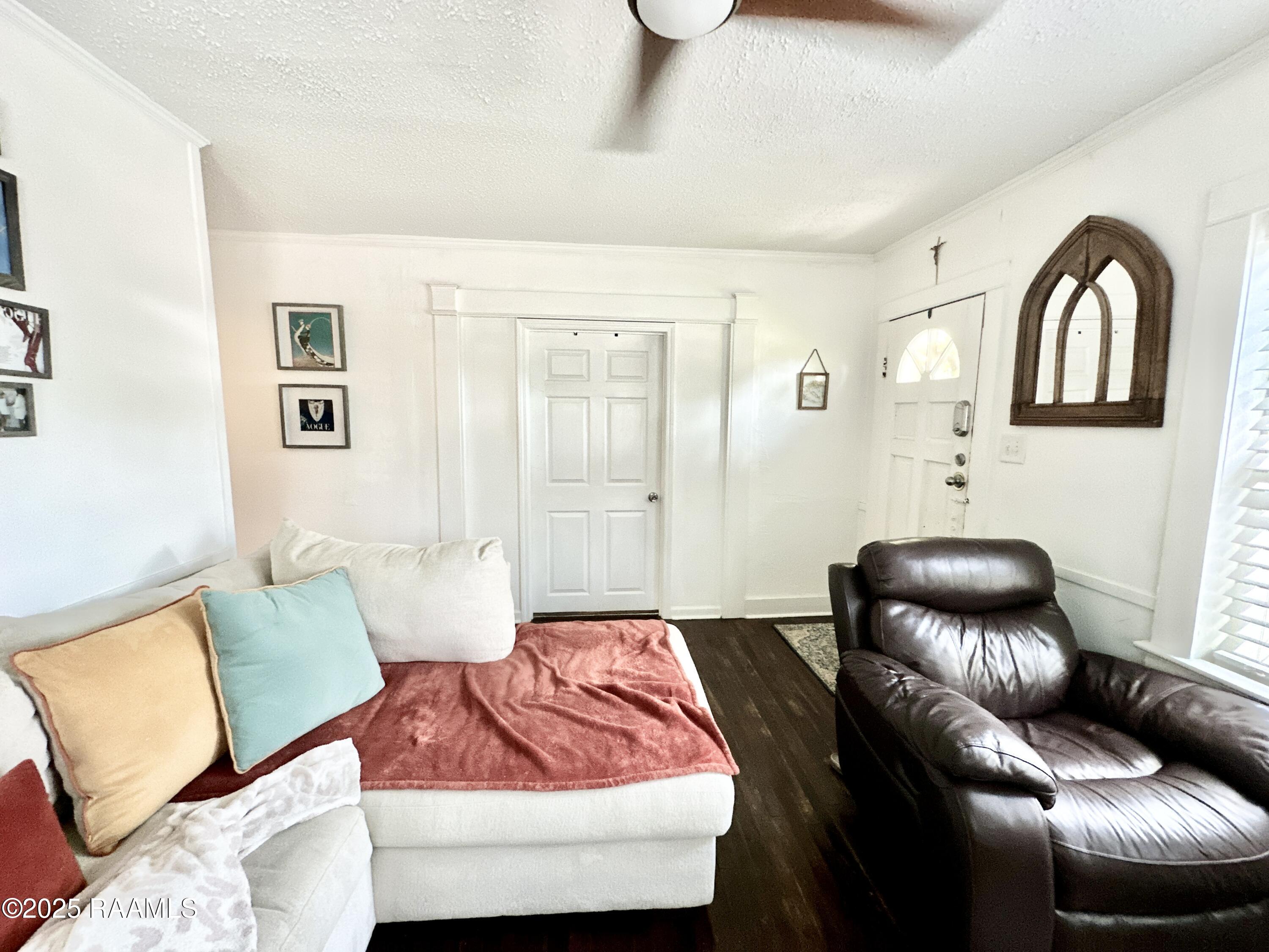 920 St Patrick Street Lafayette, LA 70506 - Photo 5 of 16 Living Area - 2