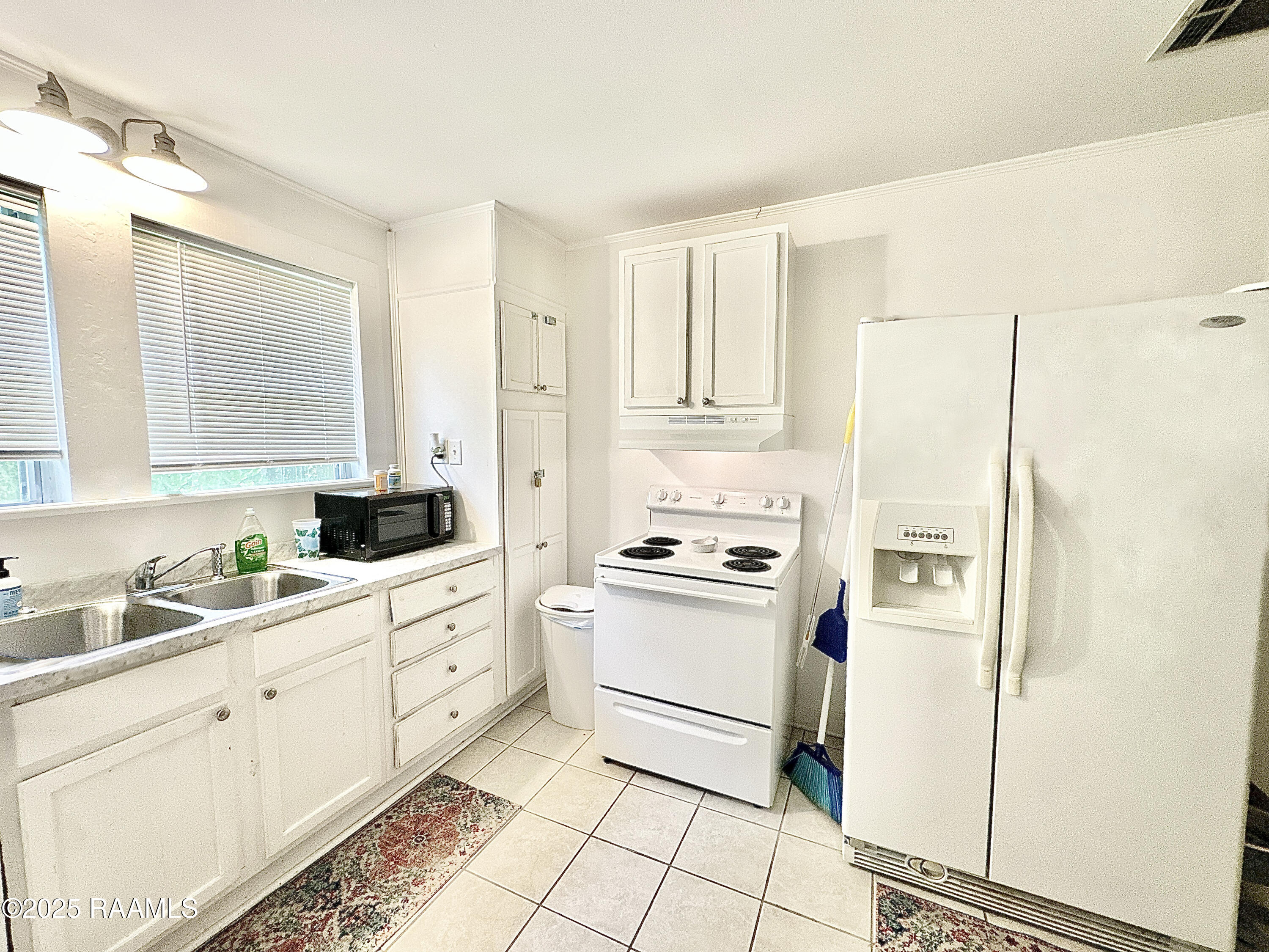920 St Patrick Street Lafayette, LA 70506 - Photo 7 of 16 Kitchen (r)